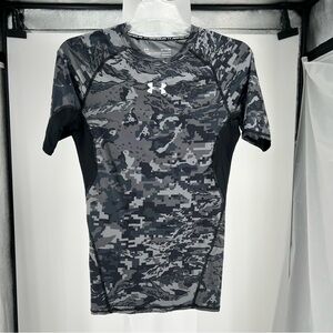 under armour camo compression shirt size small